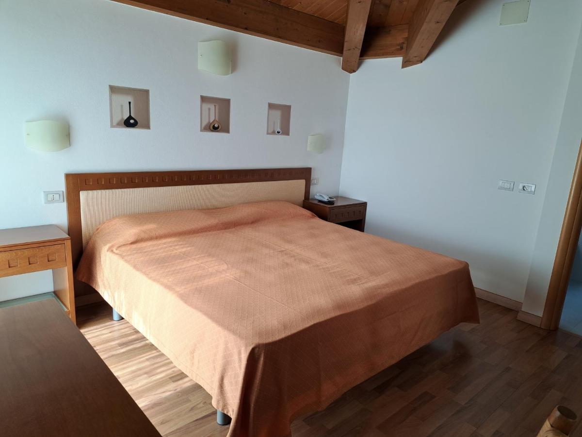 Hotel Escorial Cervia Exterior photo