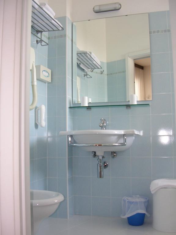 Hotel Escorial Cervia Room photo
